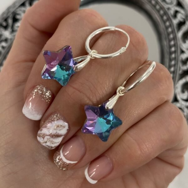 a argollas clasicas 1.5cm con dije cr estrella lila